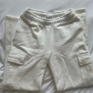 Aritzia TNA fleece mega cargo sweatpants ☁️
